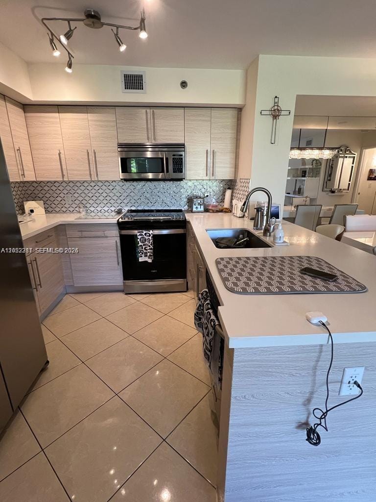 19901 E Country Club Drive 2505 — photo 8