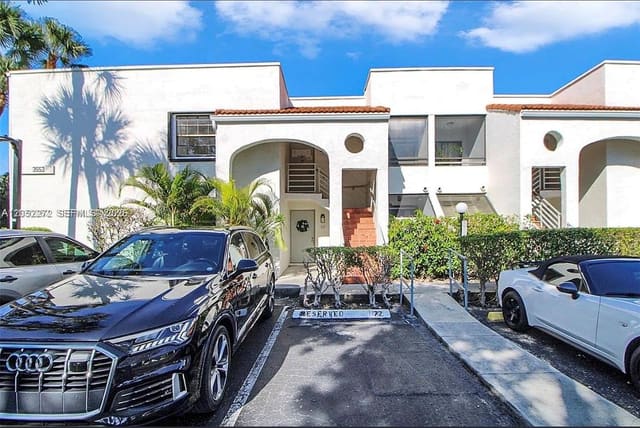 3553 Magellan Circle 317-1, Aventura, FL 33180