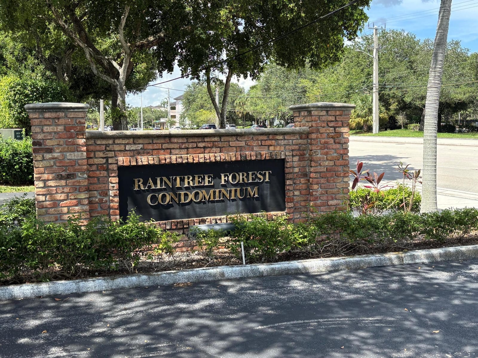 301 N Pine Island Road 105, Plantation, FL 33324