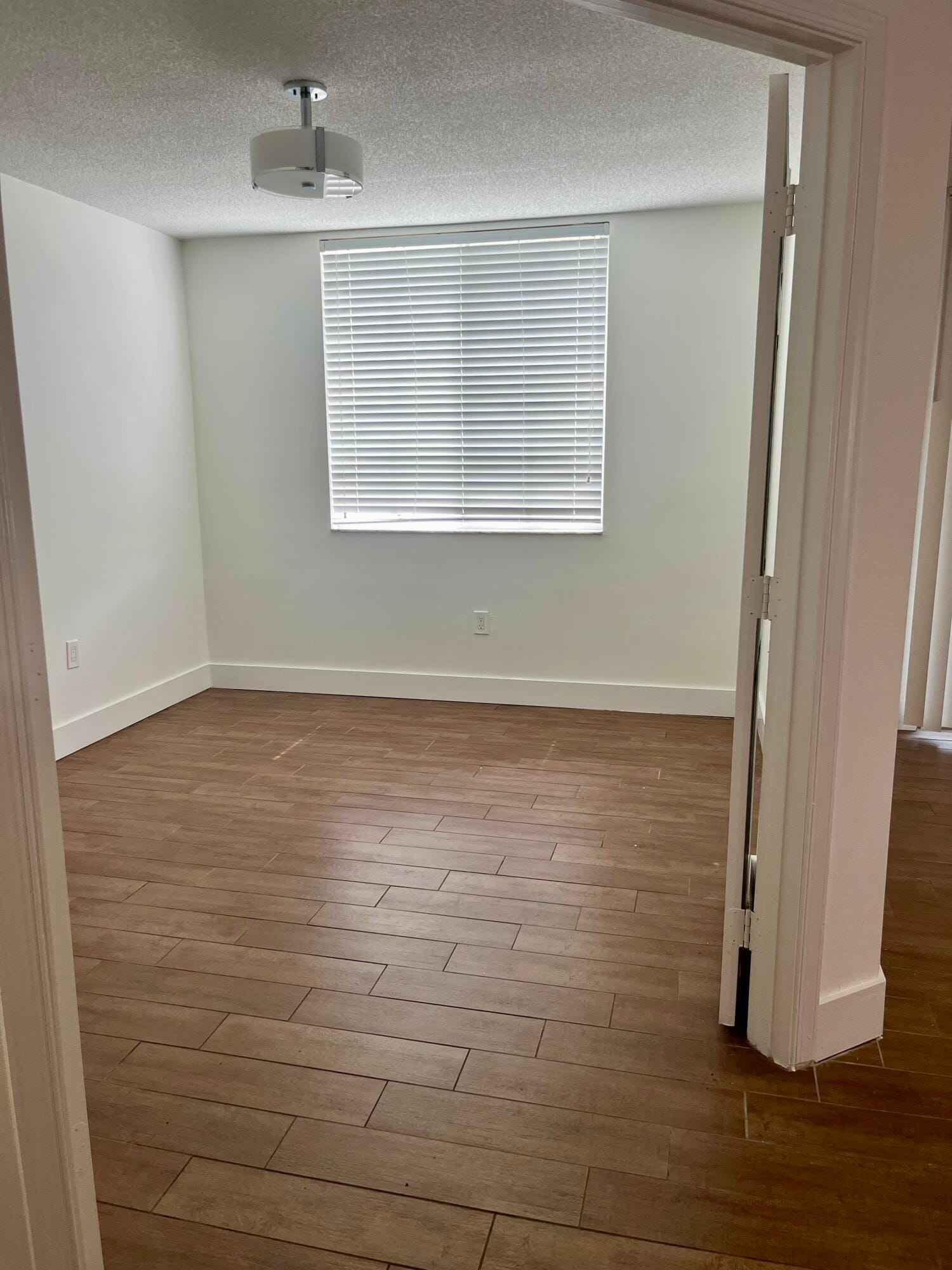 631 SW 111th Lane 102 — photo 8