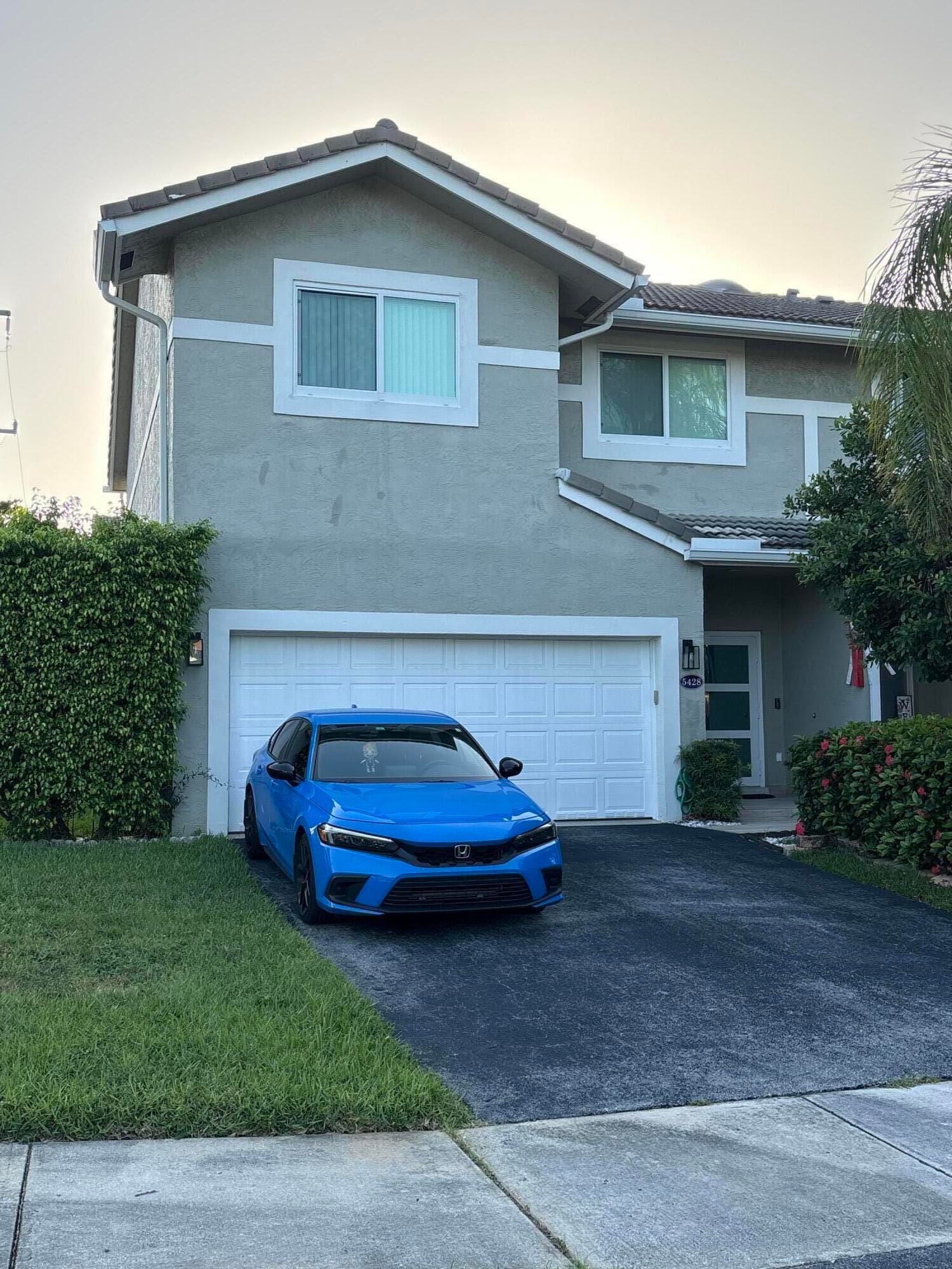 5428 Pointe Villa Drive E, Lighthouse Point, FL 33064