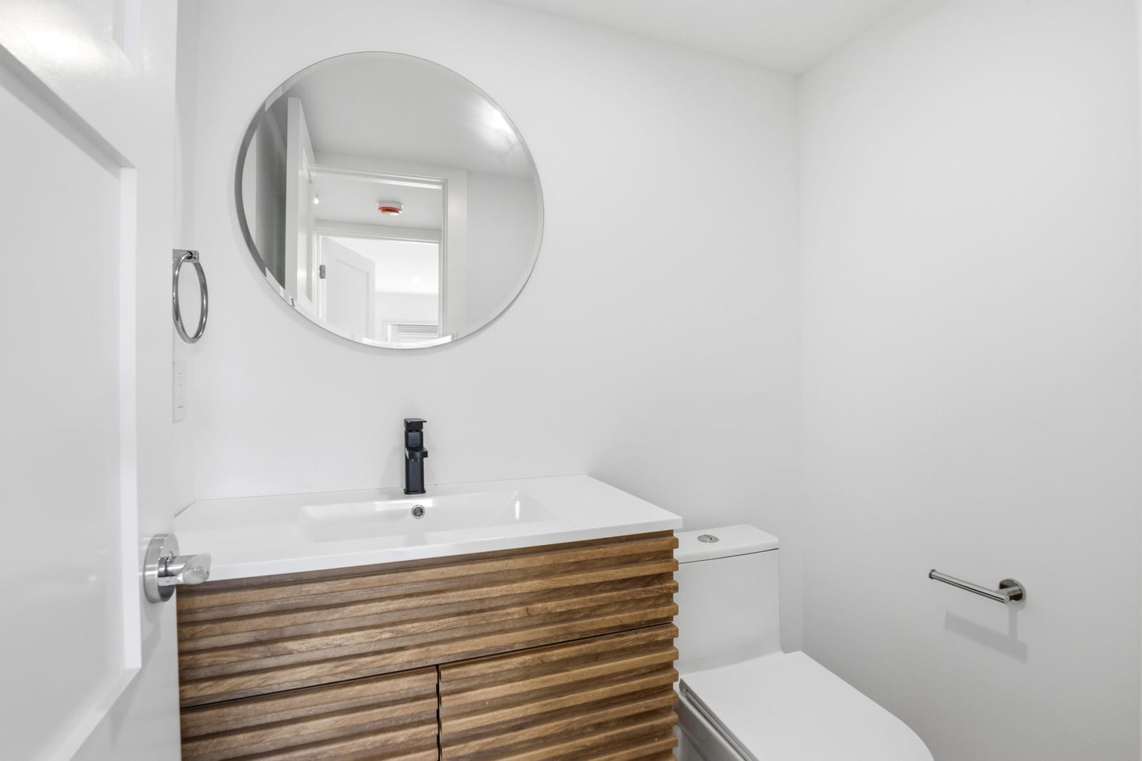 1023 Guildford B — photo 11