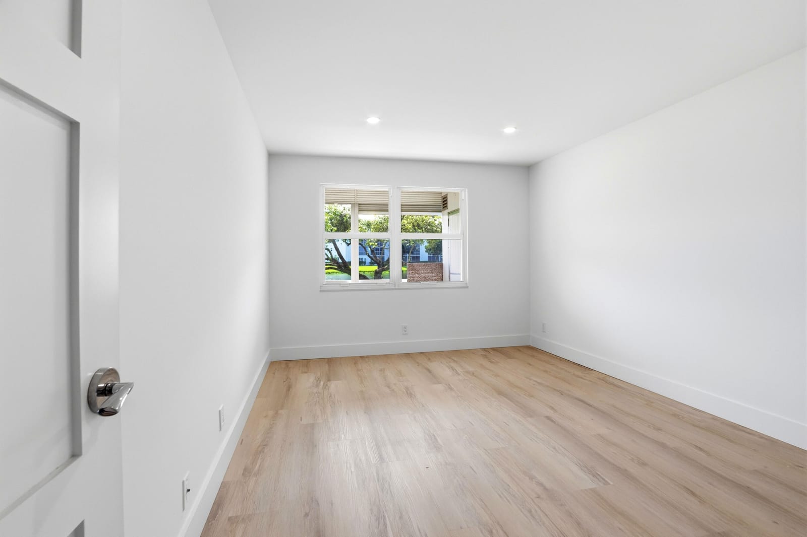 1023 Guildford B — photo 9