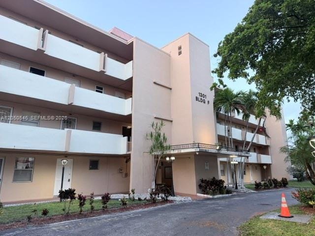 1301 NE 191st Street F-118, Miami, FL 33179 photo 2