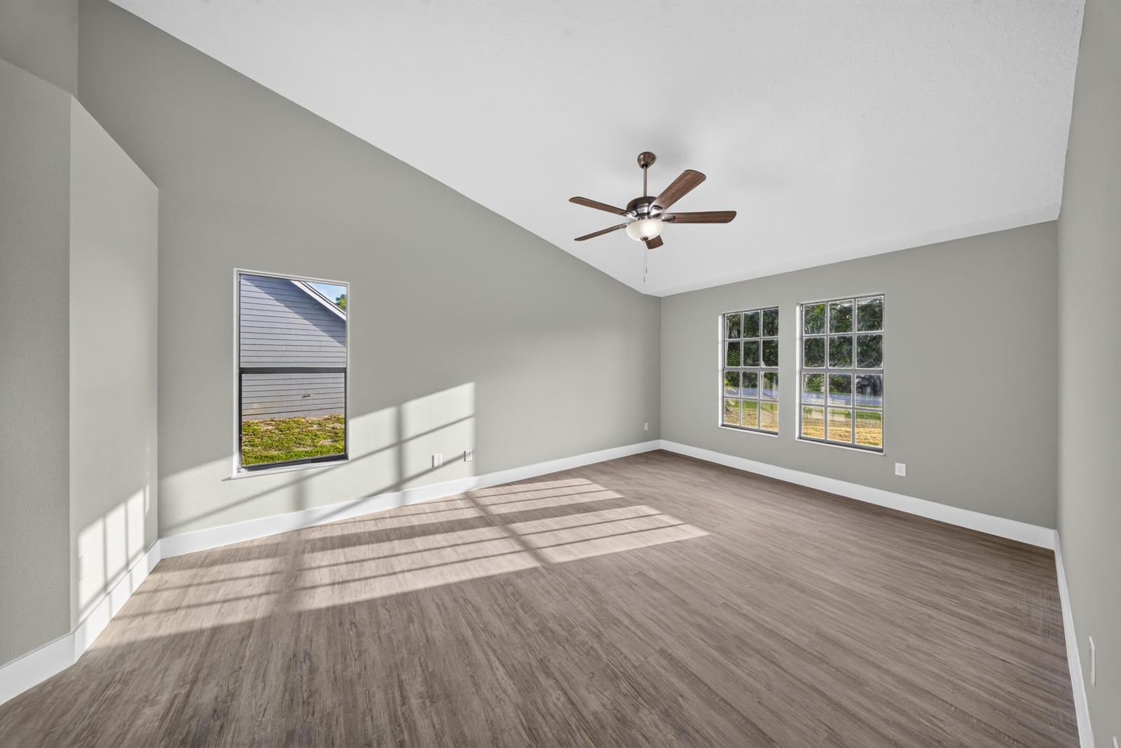 4802 Sunset Boulevard — photo 10