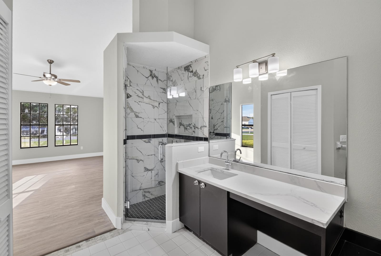 4802 Sunset Boulevard — photo 11