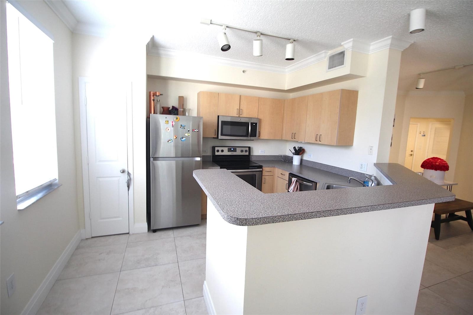 533 NE 3rd Avenue 227, Fort Lauderdale, FL 33301 photo 5