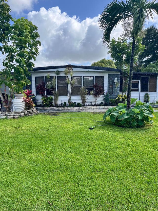 4415 Round Table Court, Boynton Beach, FL 33436