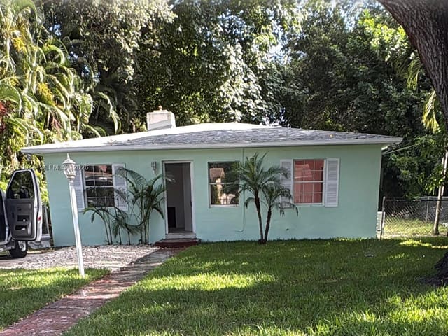 475 NE 164th Street, Miami, FL 33162