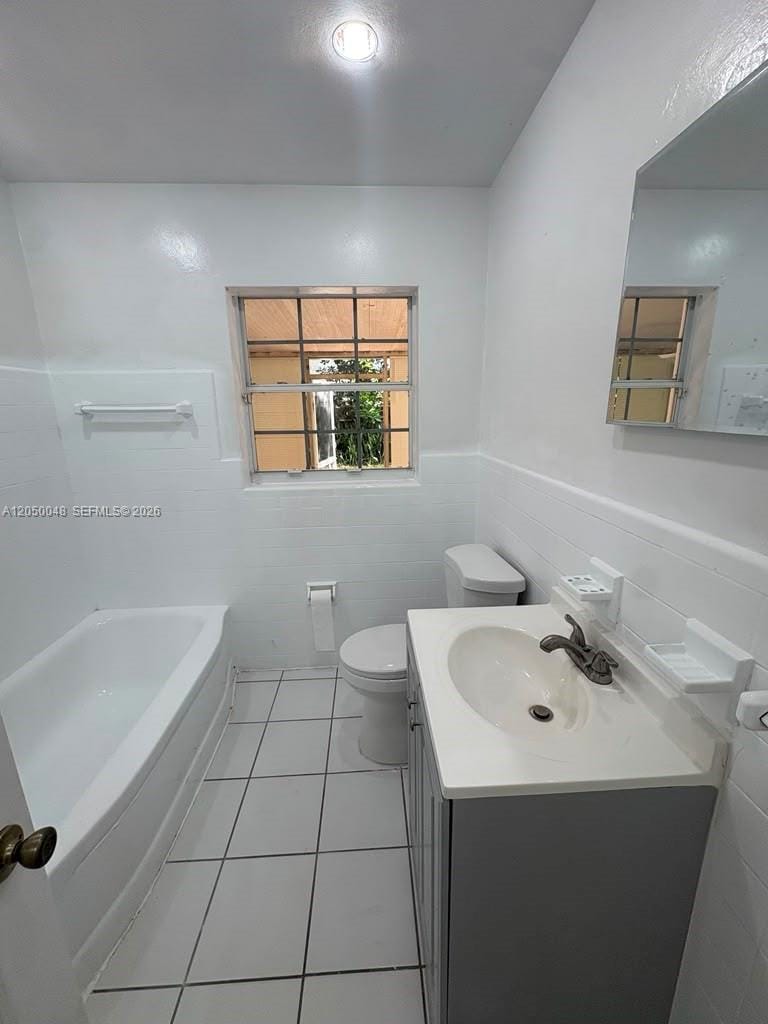 475 NE 164th Street — photo 5