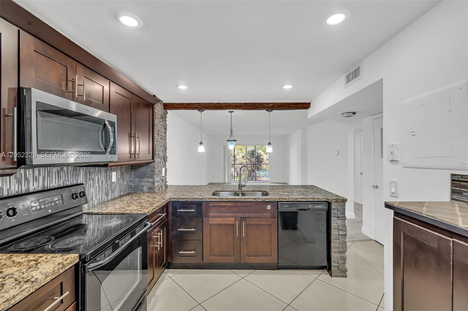 1100 NW 87th Avenue 307, Coral Springs, FL 33071