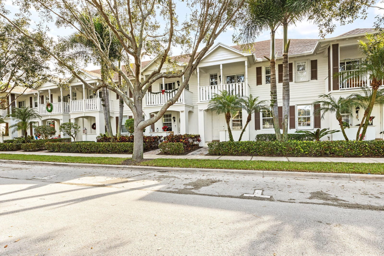 2889 E Community Drive, Jupiter, FL 33458 photo 2