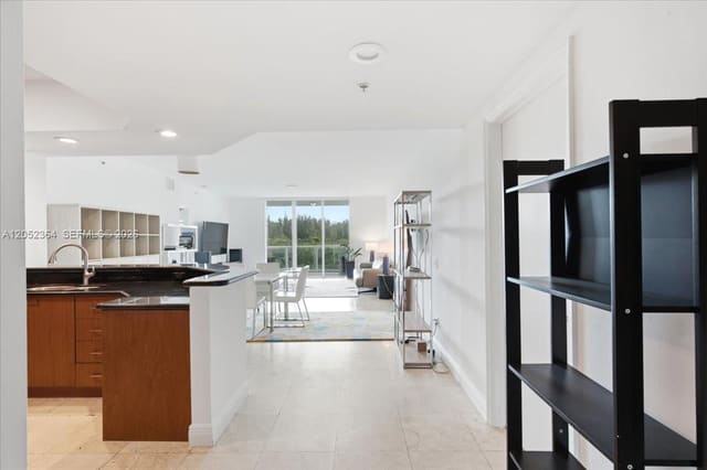 14951 Royal Oaks Lane 402, North Miami, FL 33181