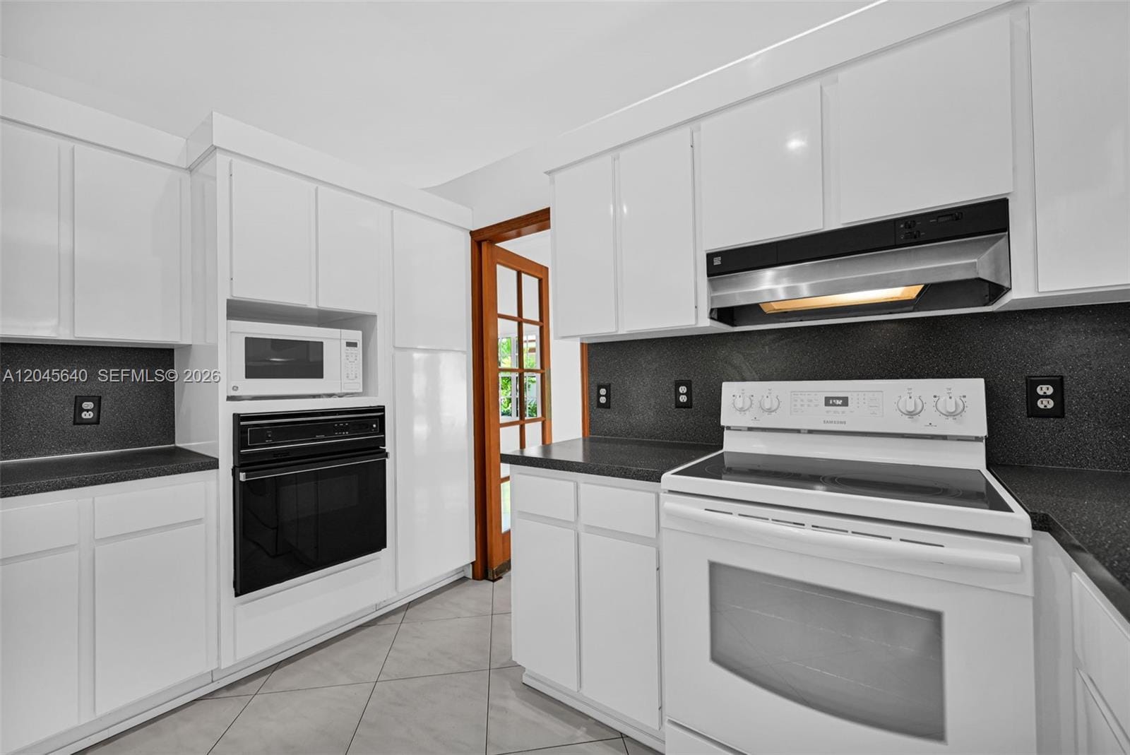 13562 SW 109th Place, Miami, FL 33176 photo 11