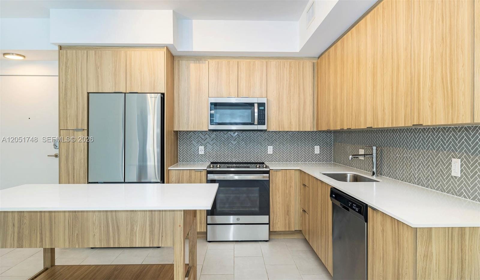 2150 N Bayshore Drive 609 — photo 3