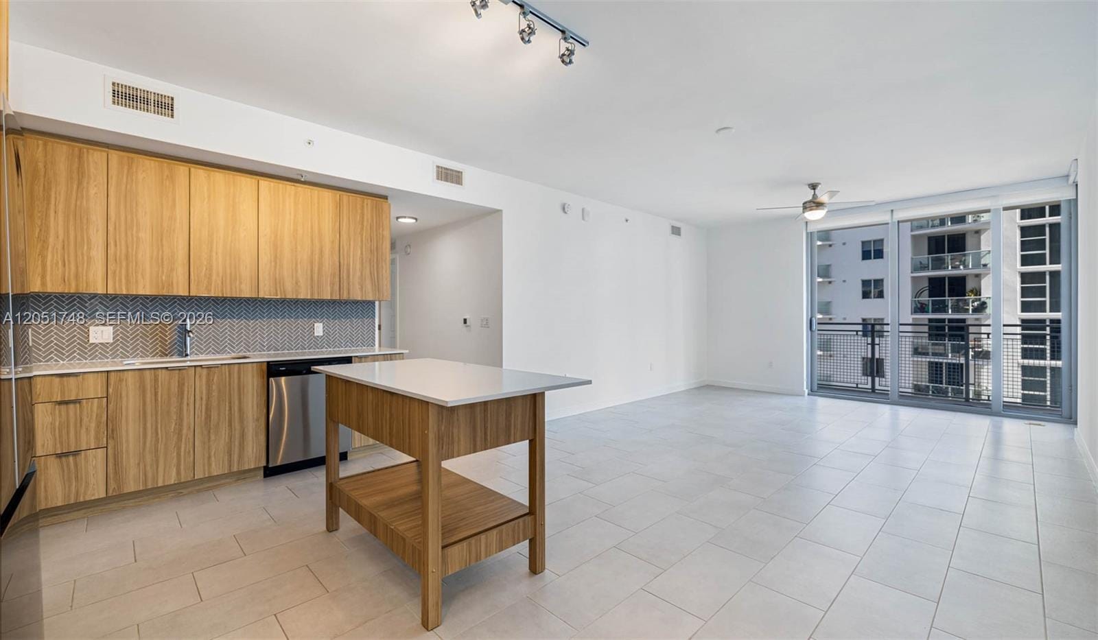 2150 N Bayshore Drive 609