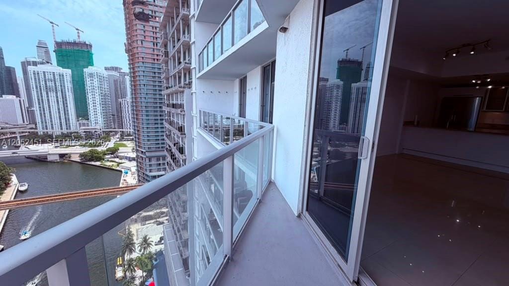 185 SW 7th Street 2505 — photo 12