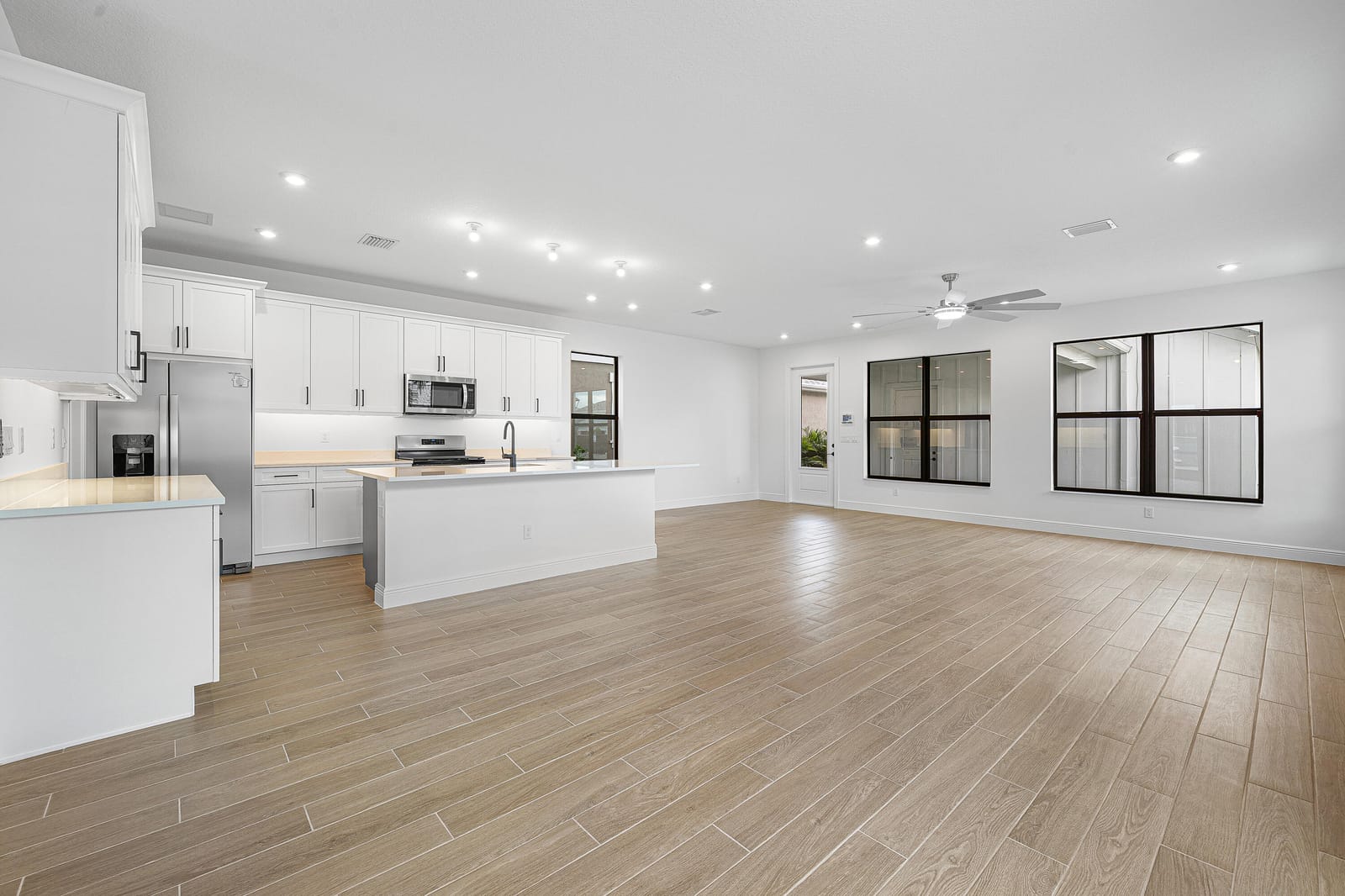 920 SW Newfield Avenue — photo 8