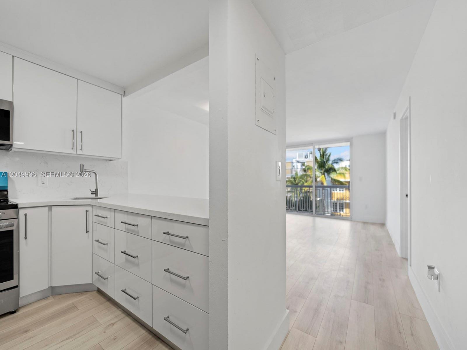 401 Ocean Drive 403 — photo 2
