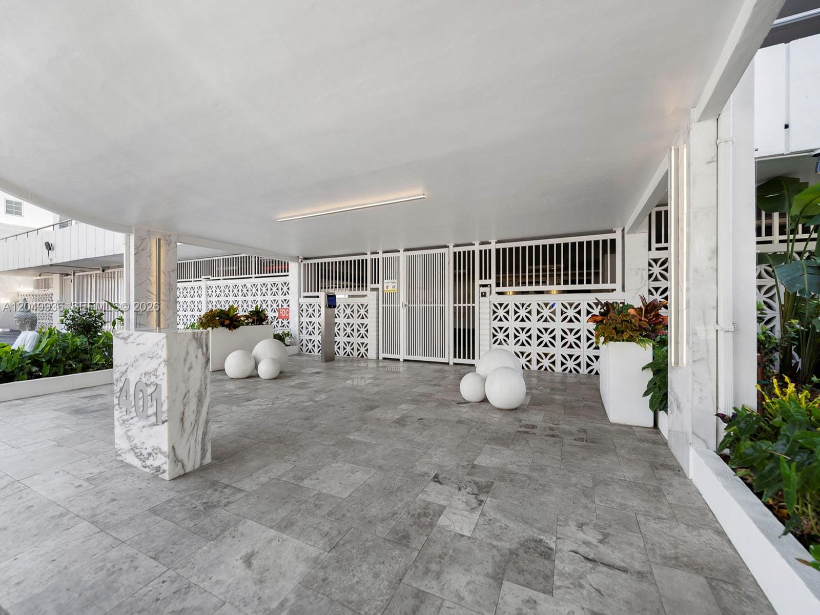 401 Ocean Drive 403, Miami Beach, FL 33139 photo 22