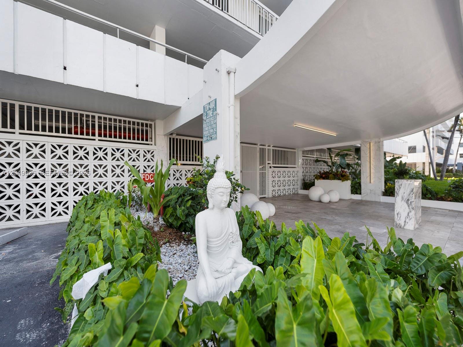 401 Ocean Drive 403, Miami Beach, FL 33139 photo 24