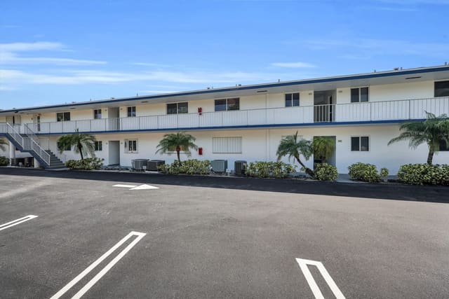4 Garden Street 204n, Tequesta, FL 33469