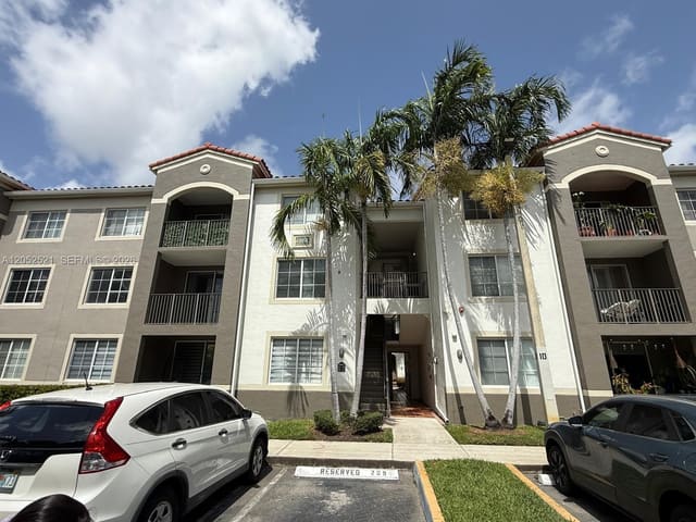 6861 SW 44th Street 205, Miami, FL 33155