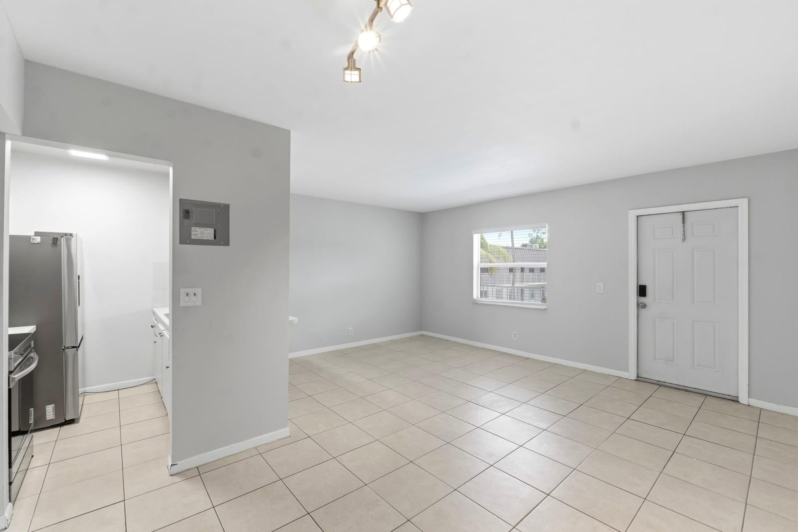 1470 N Dixie Highway 43, Fort Lauderdale, FL 33304 photo 4