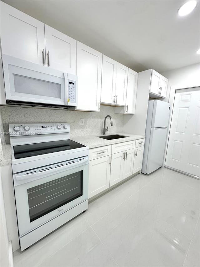 417 NW 7th Terrace 2, Fort Lauderdale, FL 33311