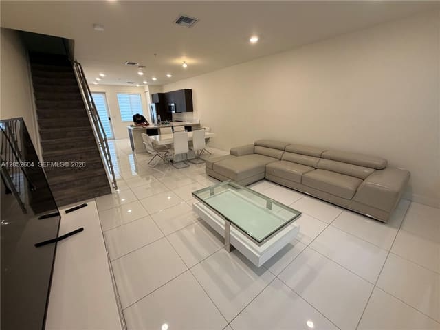 6401 NW 103rd Place 103, Doral, FL 33178