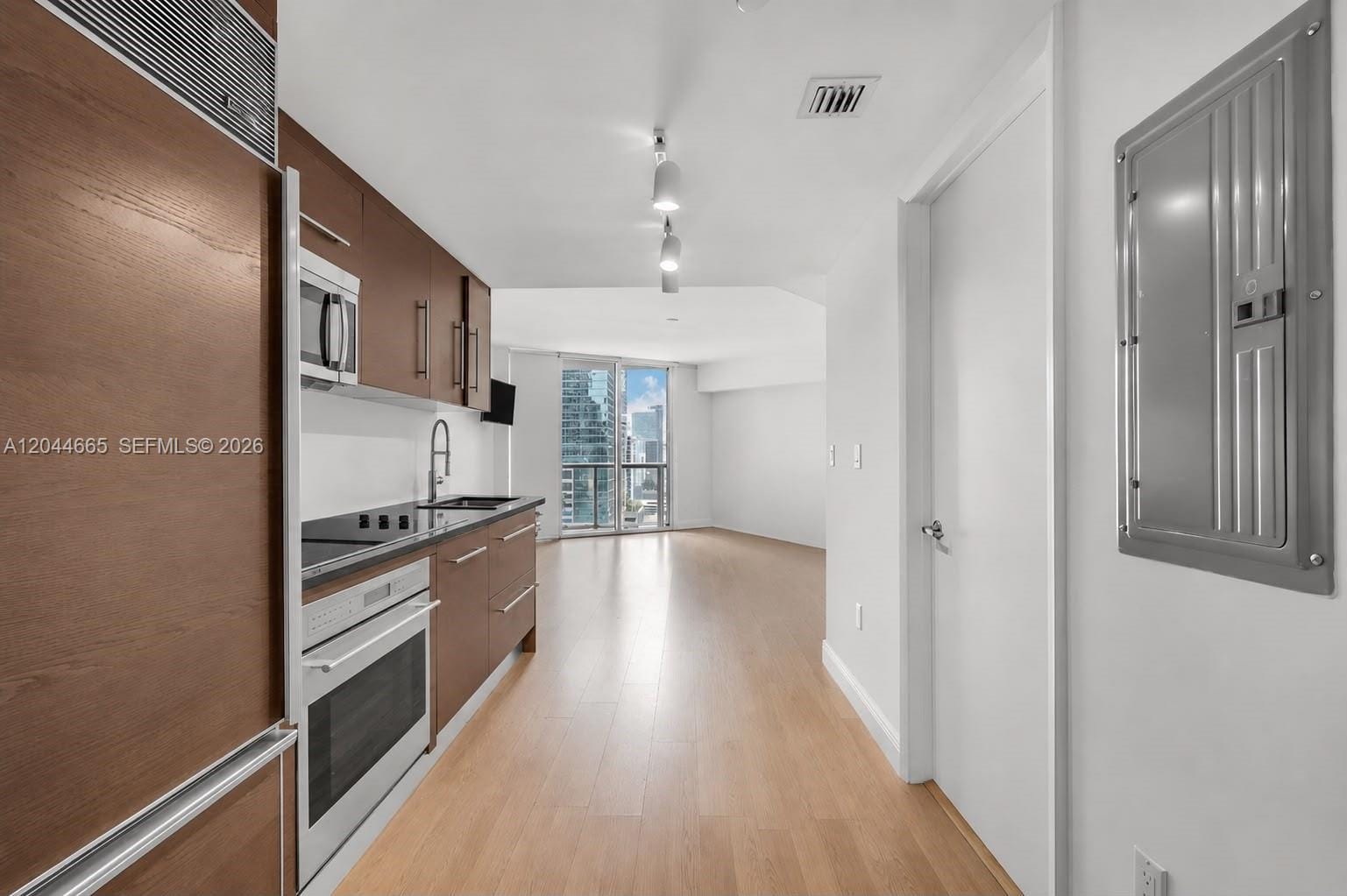 475 Brickell Avenue 2508, Miami, FL 33131