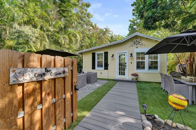 1205 SW 4th Street, Waverly Place, Fort Lauderdale, FL