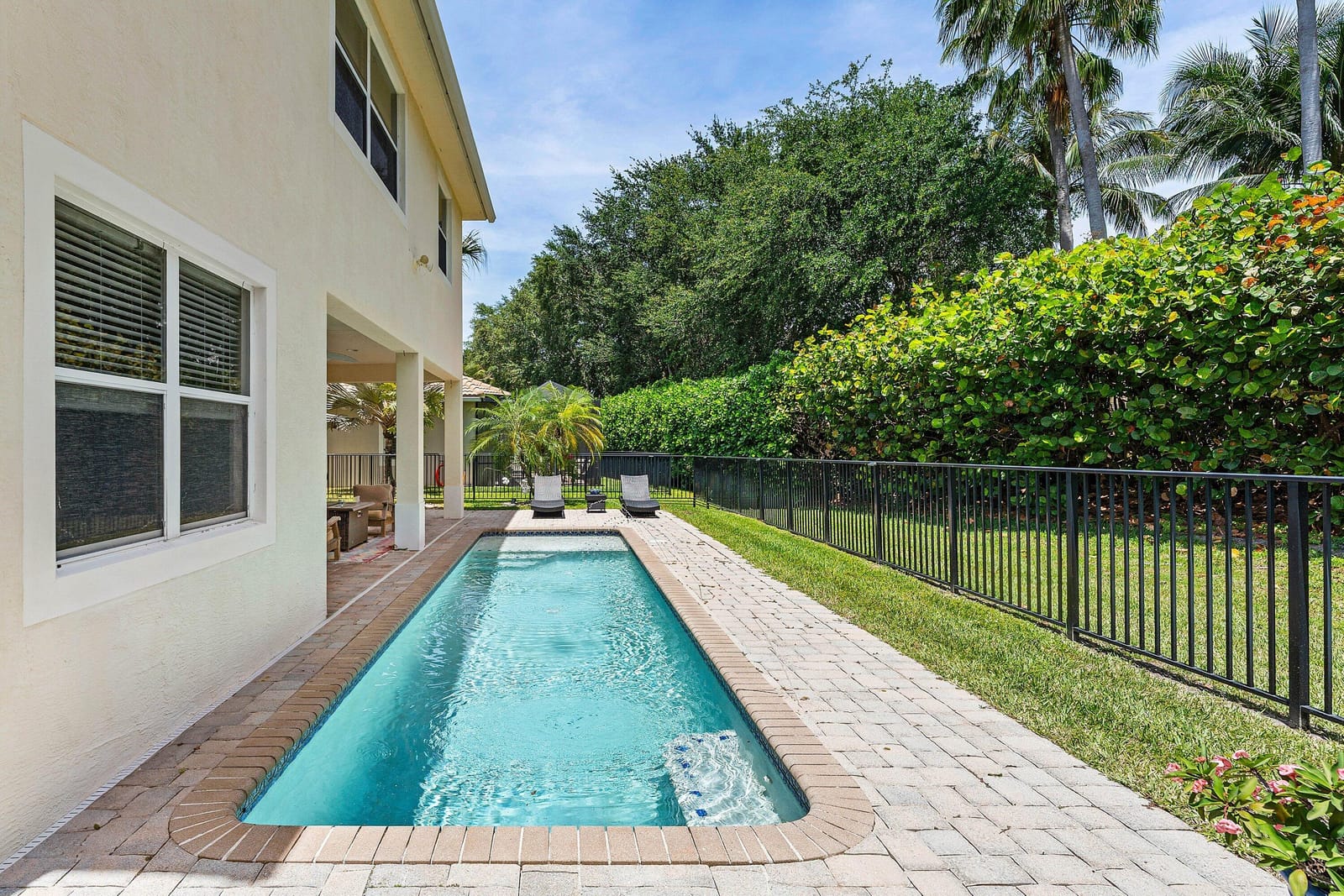 Sold home at 12085 AVILES Circle, Palm Beach Gardens, FL 33418