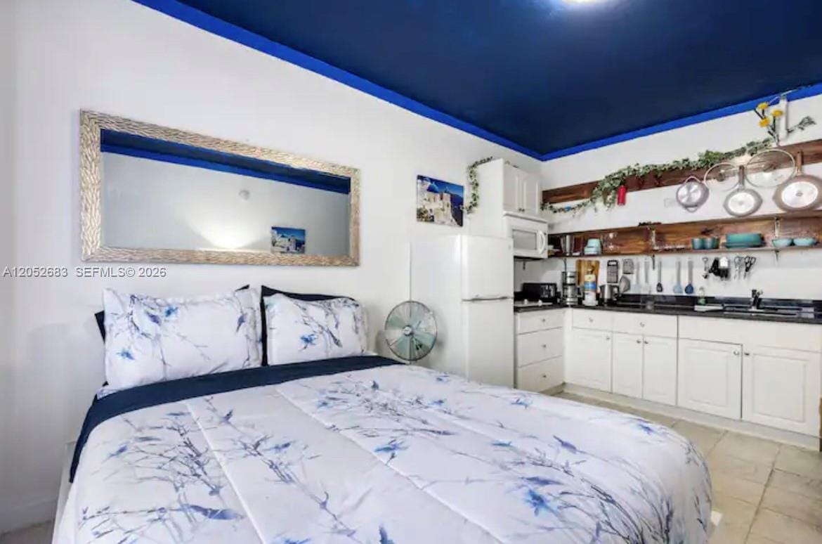 255 W 24th Street 302, Miami Beach, FL 33140 photo 2
