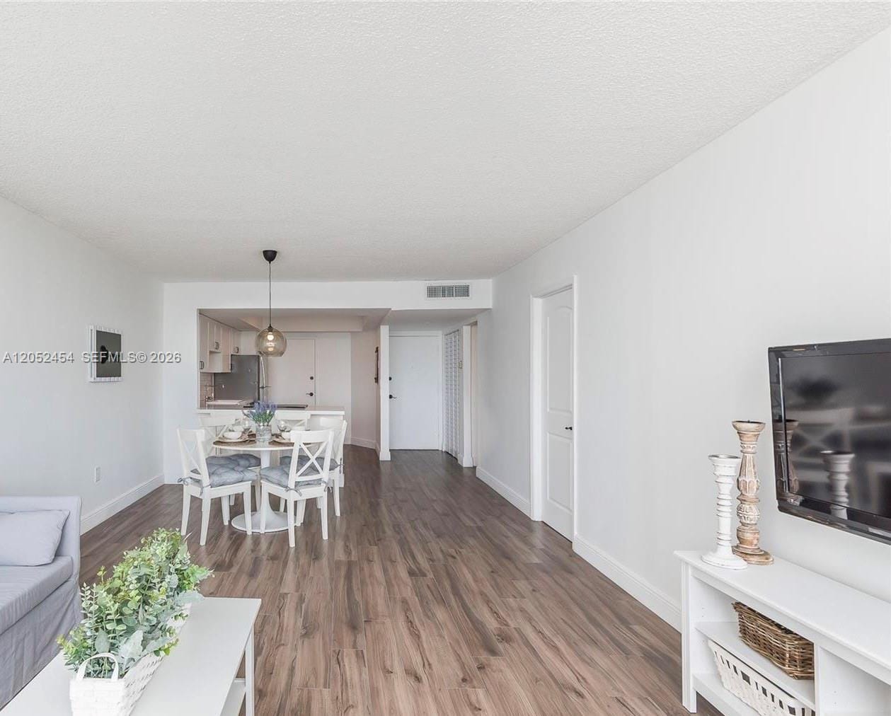 1301 NE Miami Gardens Drive 1522W — photo 4