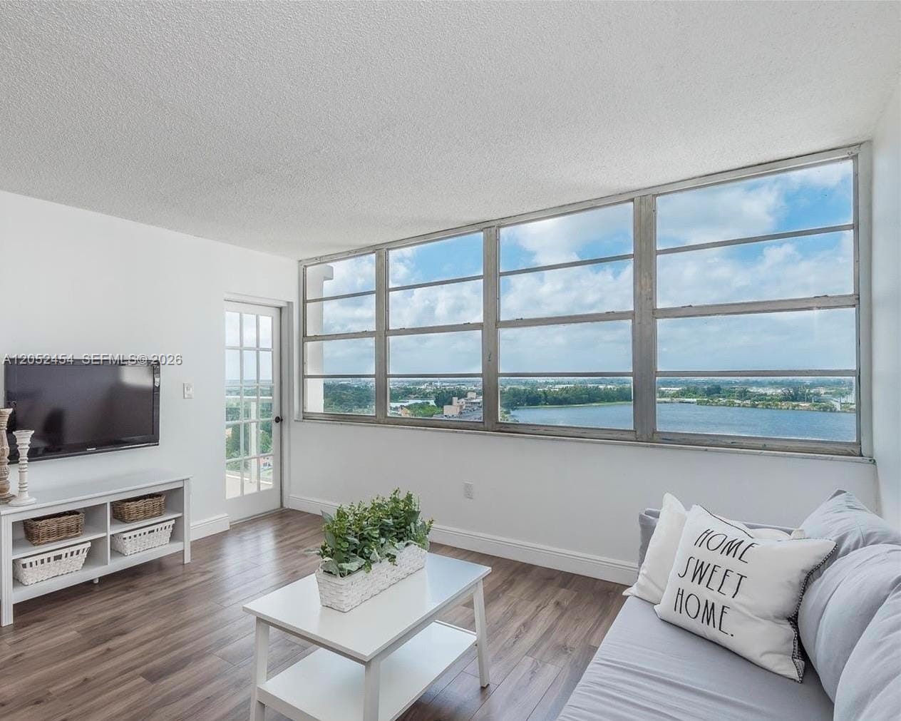 1301 NE Miami Gardens Drive 1522W — photo 7