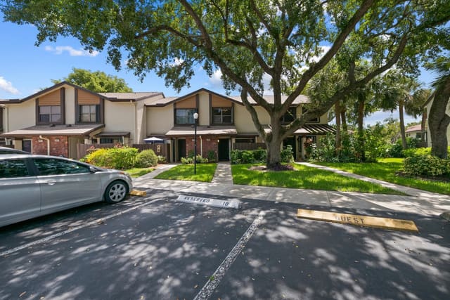 4586 Carambola Circle S 27217, Baywood Village Iii A, Coconut Creek, FL