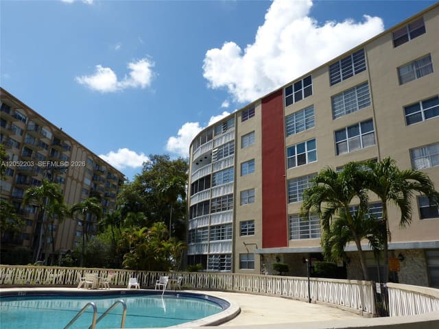 1475 NE 125th Terrace 112A, North Miami, FL 33161