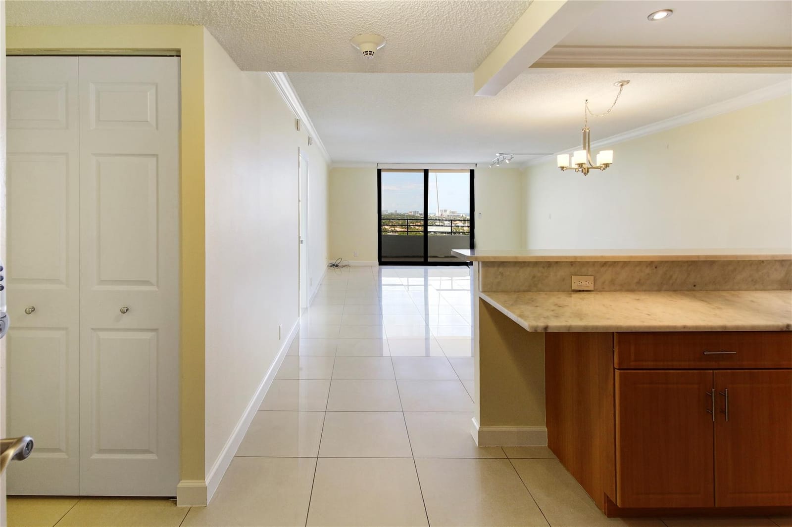 2500 PARKVIEW Drive 1710 — photo 8