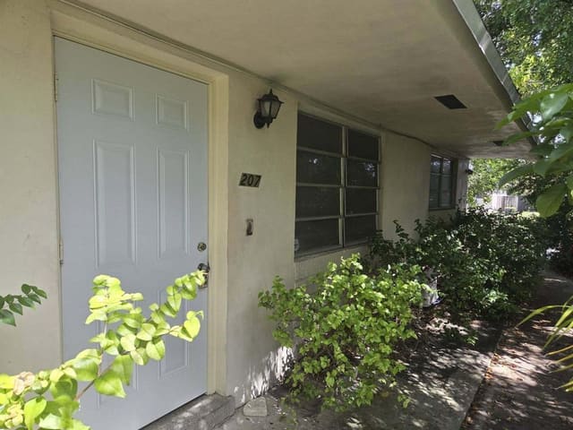 207 SE 7th Street, Dania Beach, FL 33004