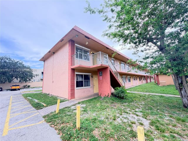 101 NE 41st Street B35, Oakland Park, FL 33334