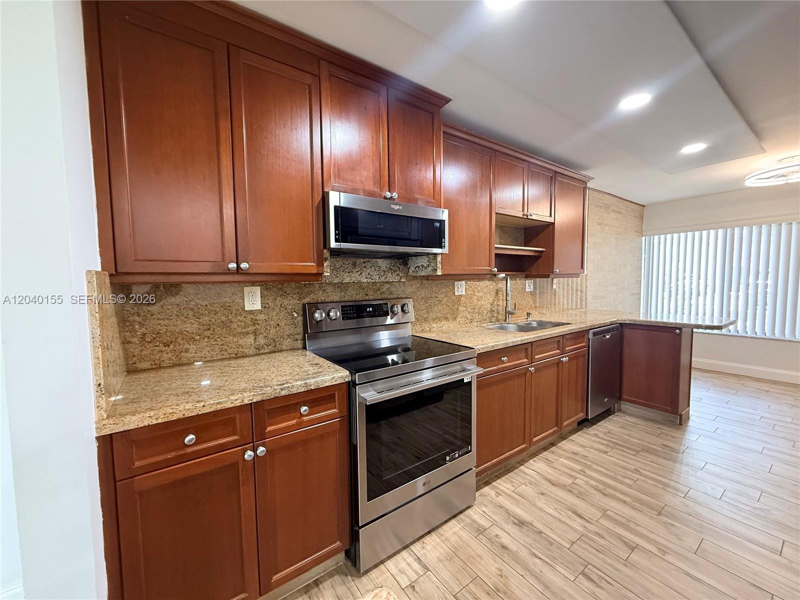 9717 N New River Canal Road 406 — photo 7