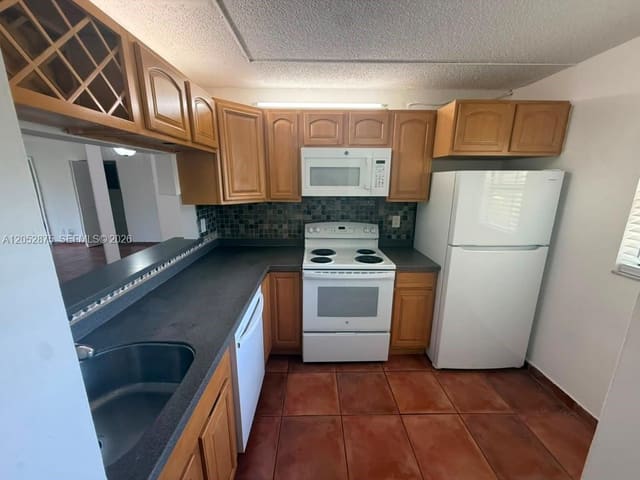 3399 Foxcroft Road 104, Miramar, FL 33025