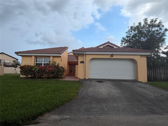 17527 NW 62nd Place N, The Moors, Hialeah, FL