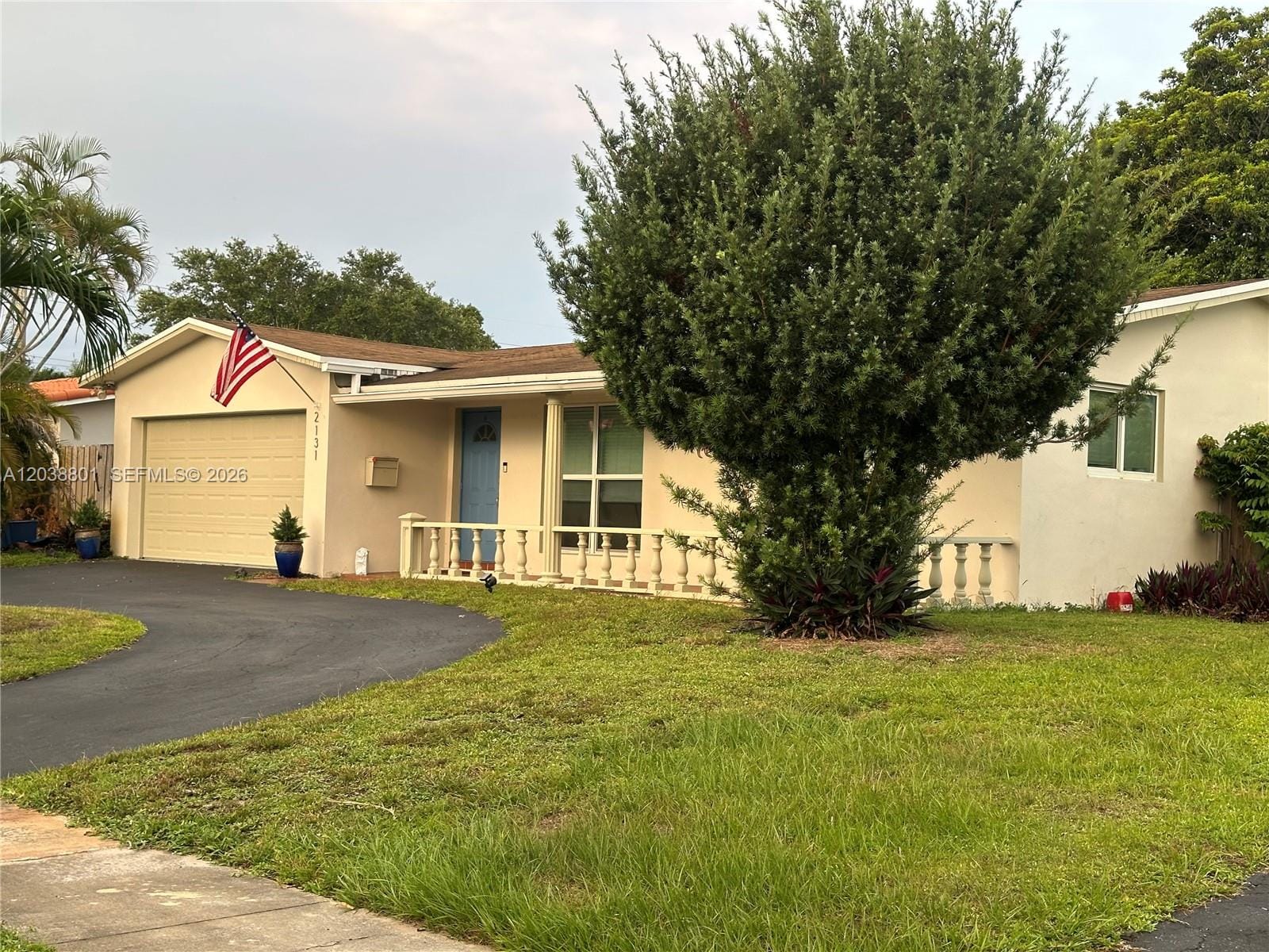 Pending home at 2121 N 52nd Avenue, Hollywood, FL 33021