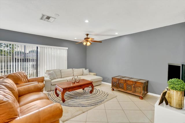 7357 NW 34th Street 7357, Inverrary 32 Sec Three, Lauderhill, FL