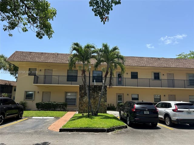 200 Gate Road 202, Hollywood, FL 33024
