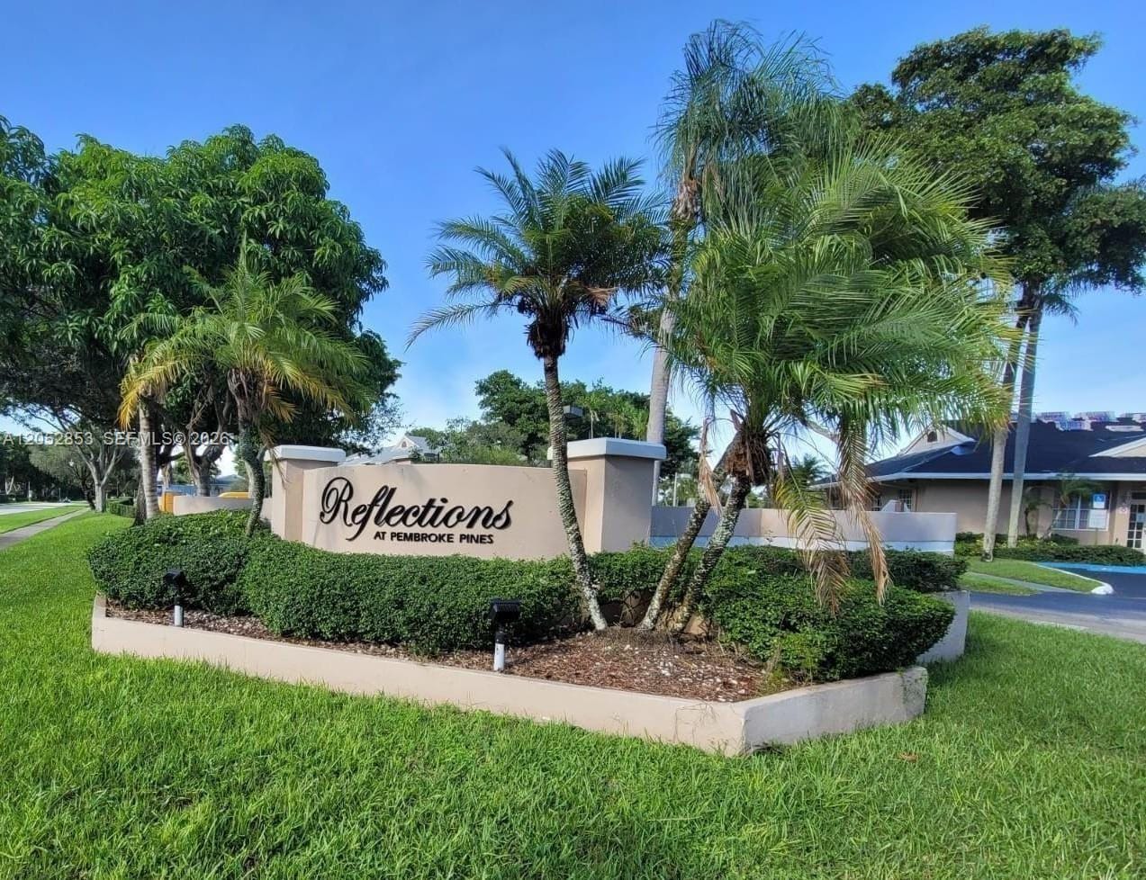 2421 NW 96th Terrace 20J, Pembroke Pines, FL 33024