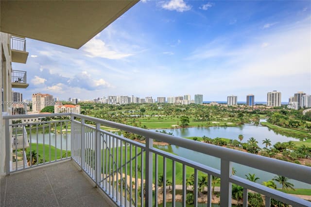 19501 W Country Club Drive 1615, Aventura, FL 33180