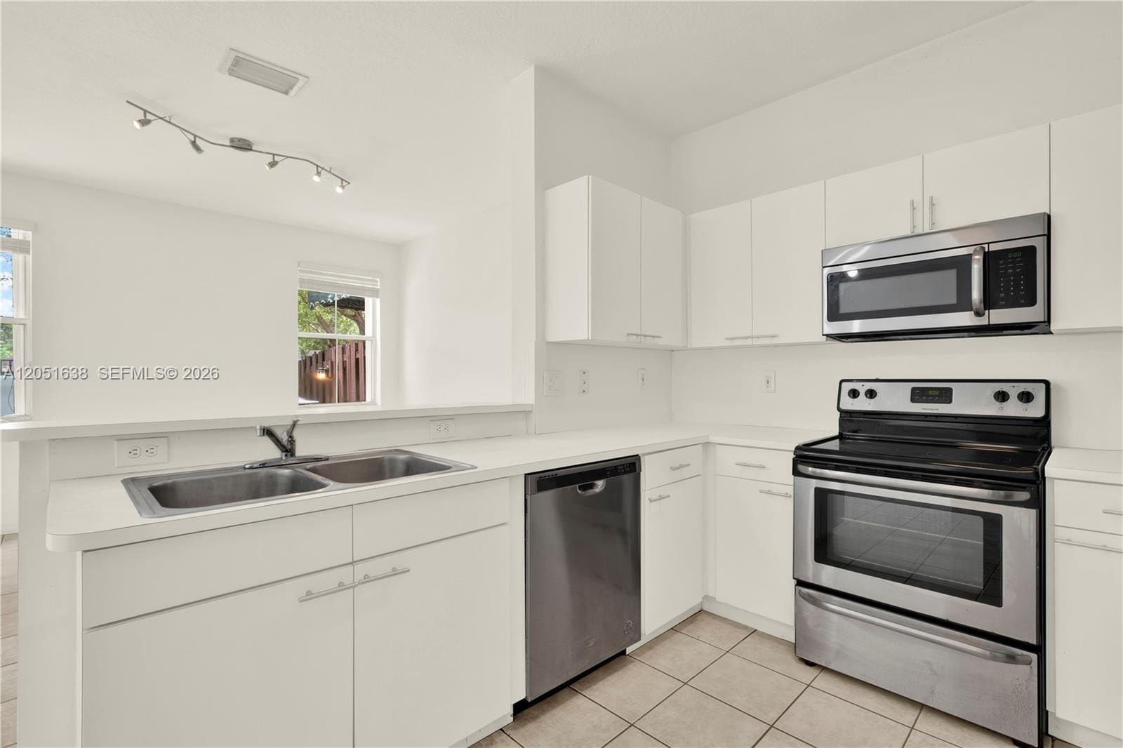 11416 NW 43rd Terrace, Doral, FL 33178 photo 10